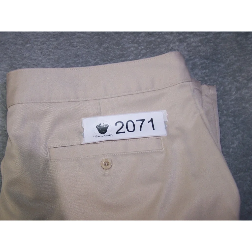 Under Armour Shorts Women's Size‎ 10 33X9.5 Performance khaki Tan Beige